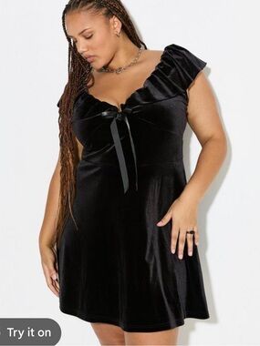 Torrid Lovesick Black Velvet Babydoll Dress size 00/10/M
